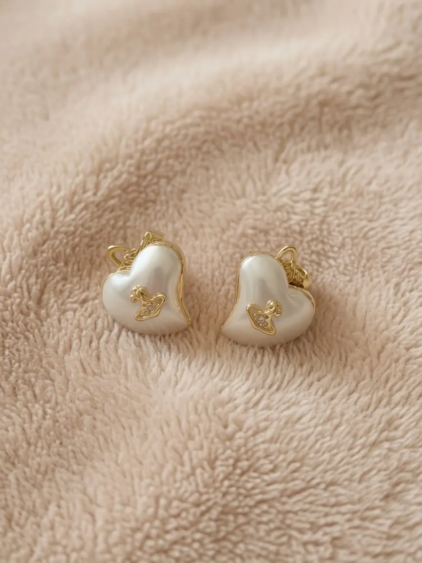 Boucles d'oreilles cœur et perle dorées Vivienne Westwood 3
