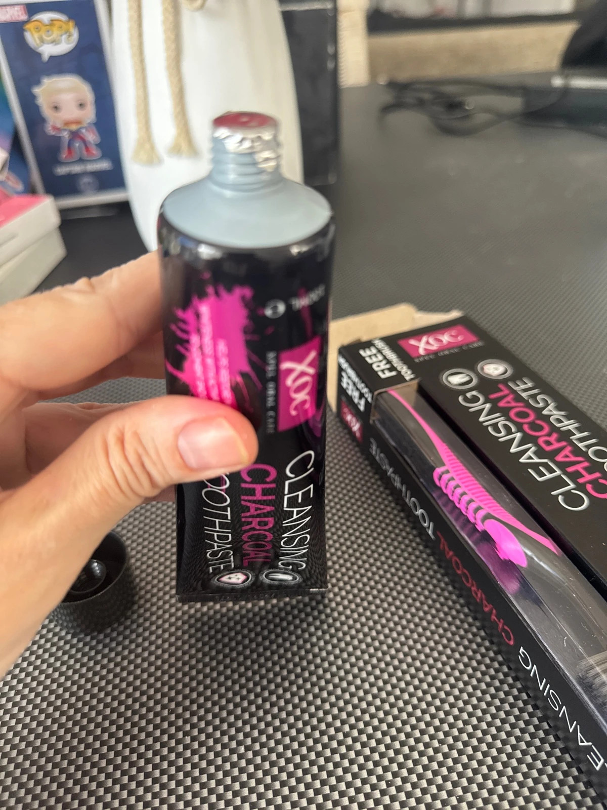 Dentifrice au charbon + brosse à dents – Neuf – xoc 2