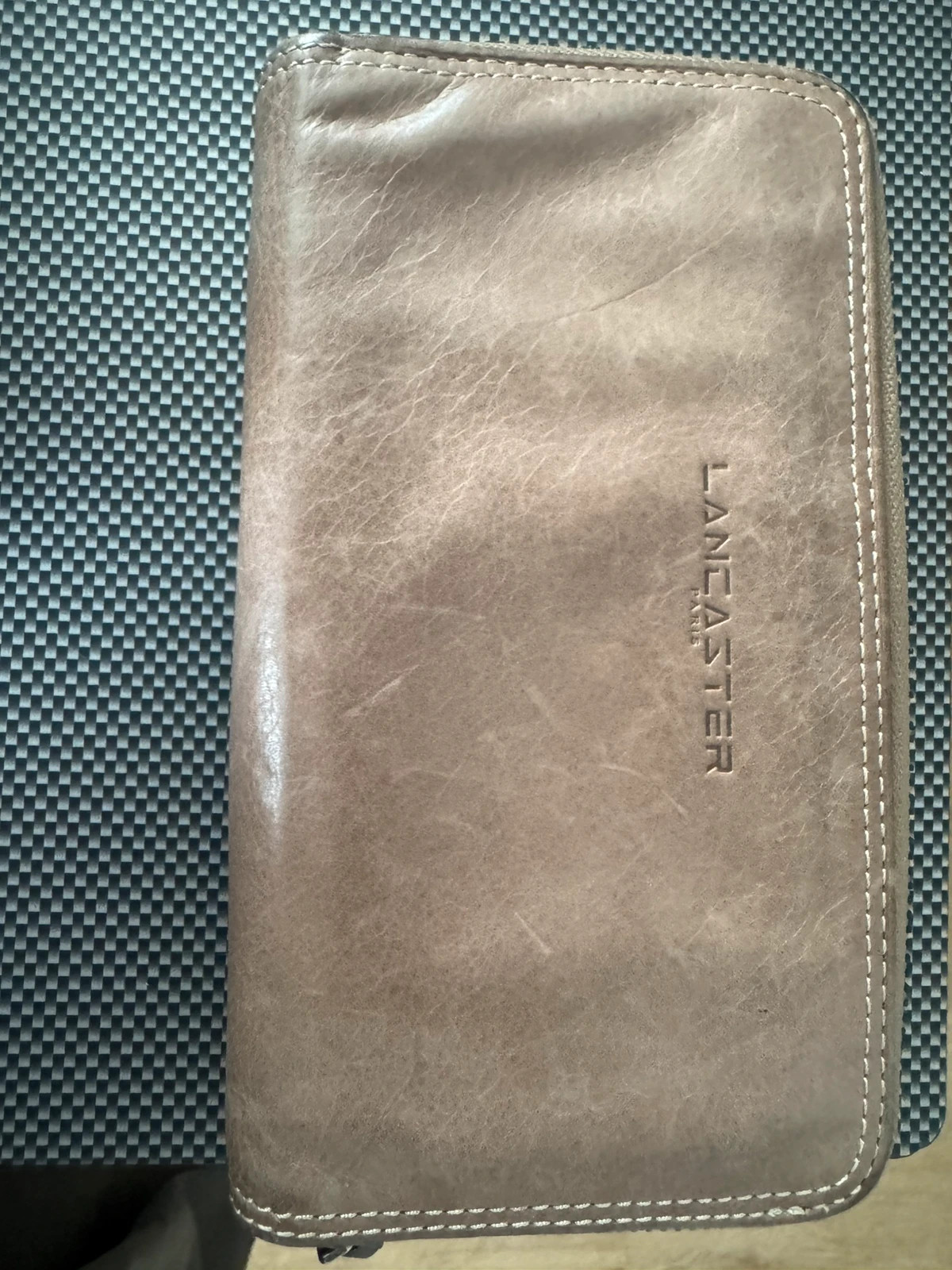 Portefeuille Lancaster Paris taupe beige grand format zippé – Lancaster 2