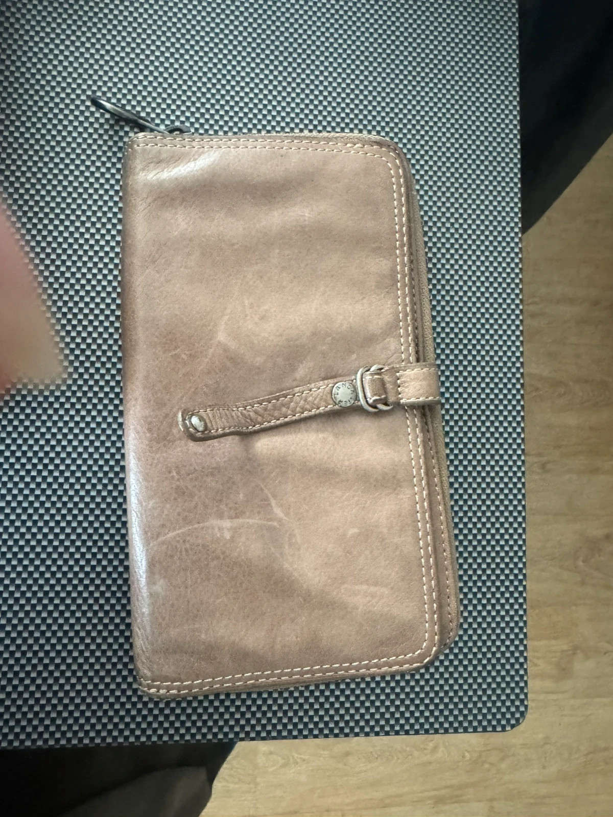 Portefeuille Lancaster Paris taupe beige grand format zippé – Lancaster 3