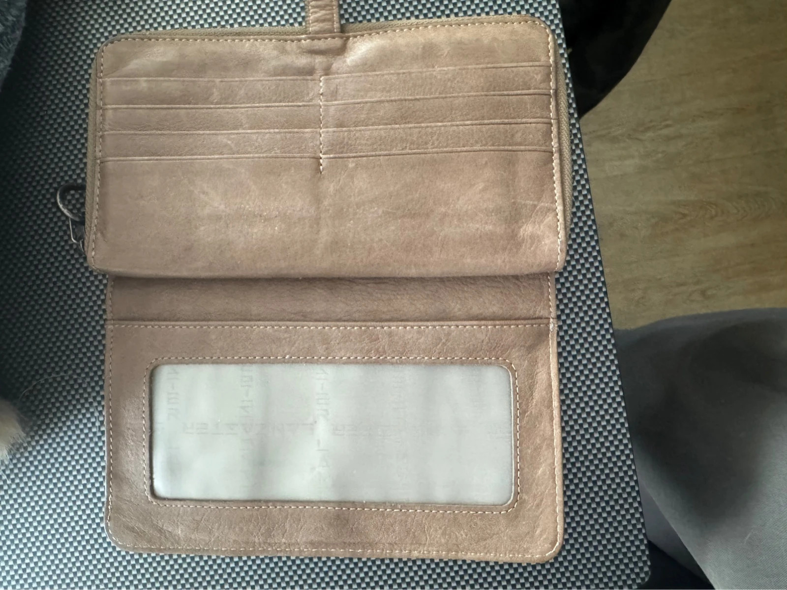 Portefeuille Lancaster Paris taupe beige grand format zippé – Lancaster 5