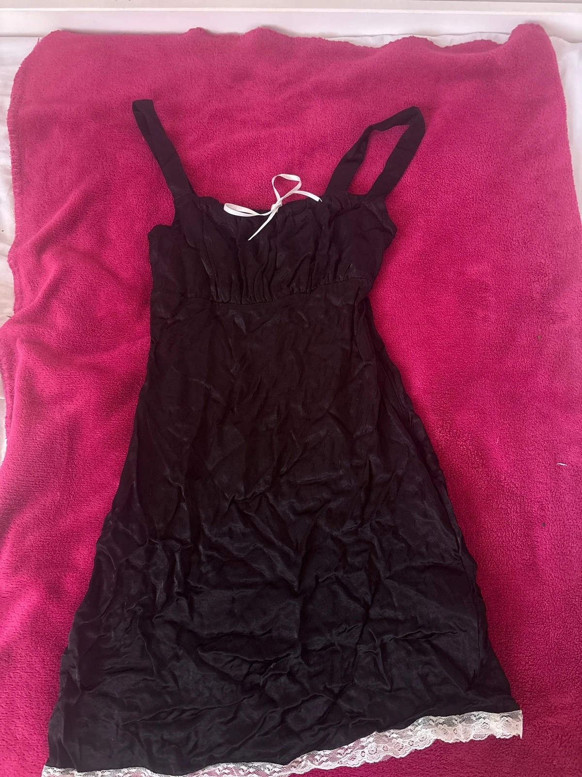 robe en dentelle et satin – Jennyfer – taille XS / 34 / 6