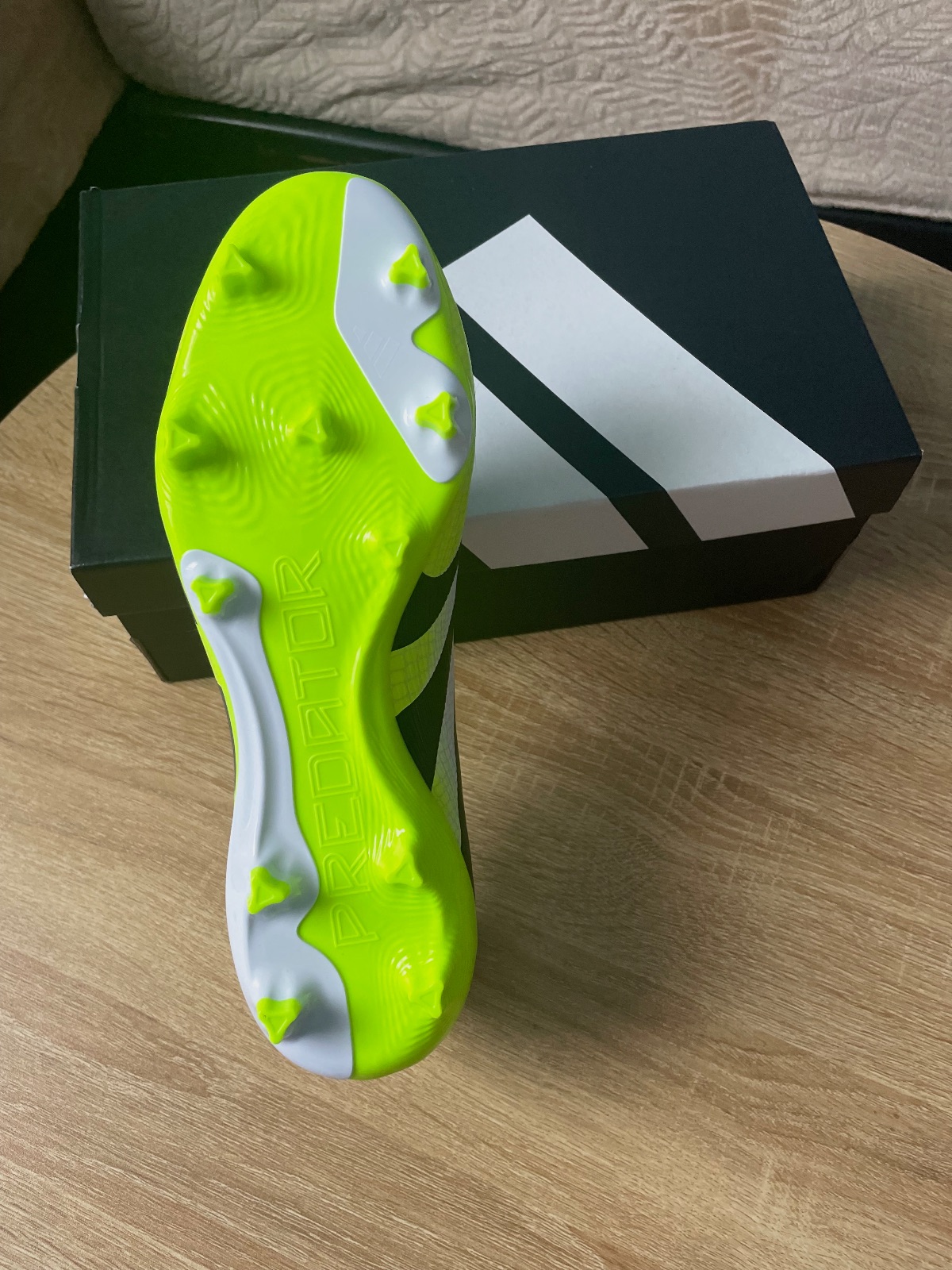 CRAMPON PREDATOR PRO – Adidas – taille EU 43 5