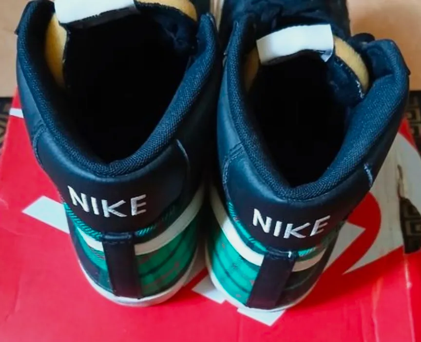 Sneakers montantes Nike Blazer Mid noires et tartan – Nike – taille EU 44 3