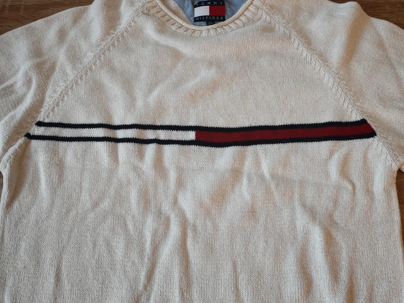 Pull Tommy Hilfiger vintage écru taille XL avec bande signature Rouge Bleu Blanc – Tommy Hilfiger – taille XL 4