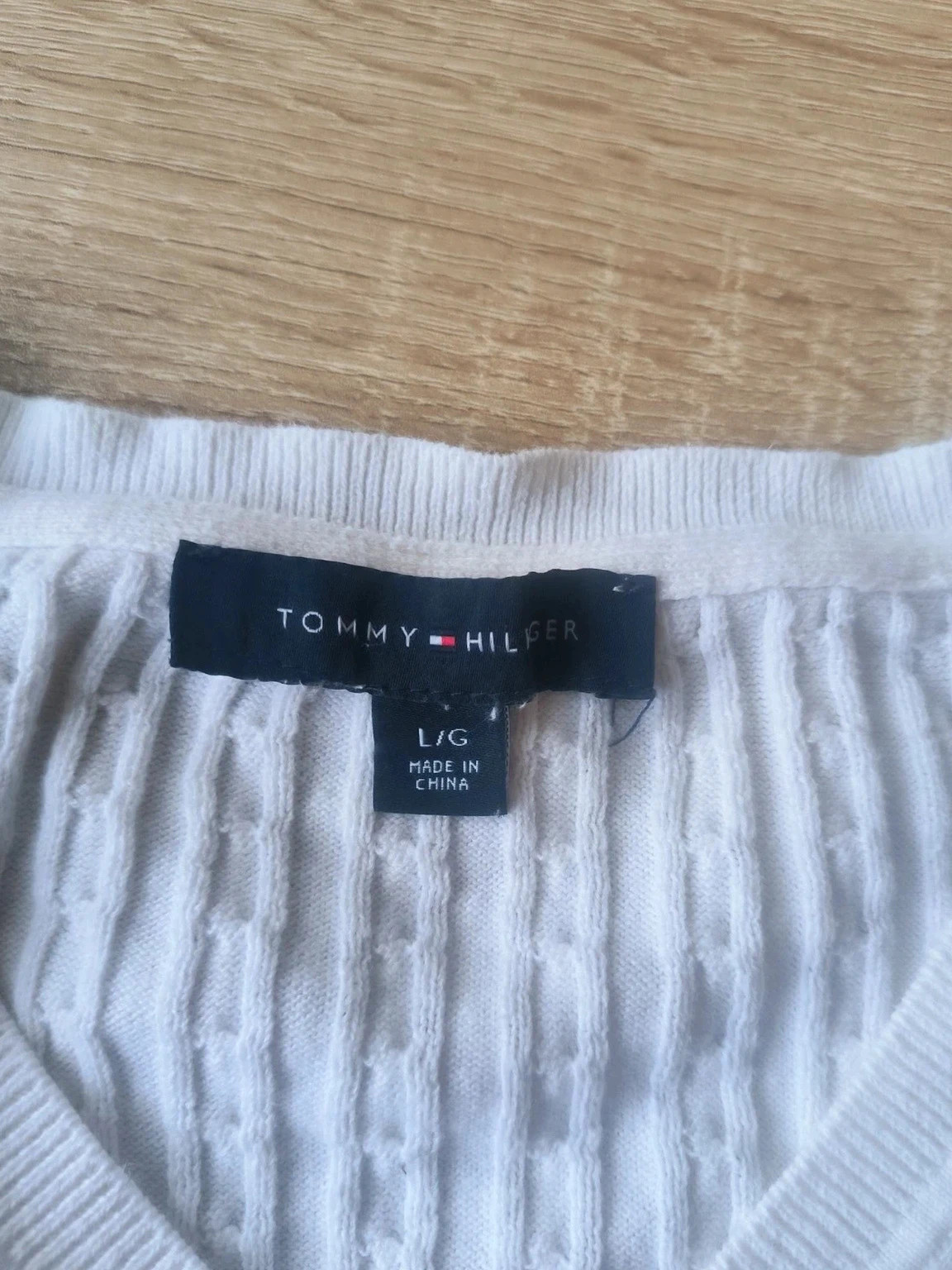 Tommy Hilfiger – Pull torsadé blanc col V – Taille L – Tommy Hilfiger – taille L / 40 / 12 2