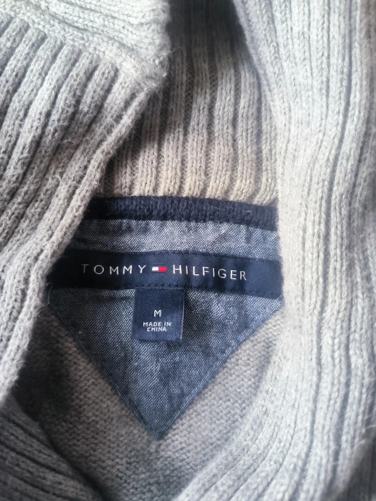 Pull Tommy Hilfiger gris rayé col châle – Taille M – Très bon état – Tommy Hilfiger – taille M 4