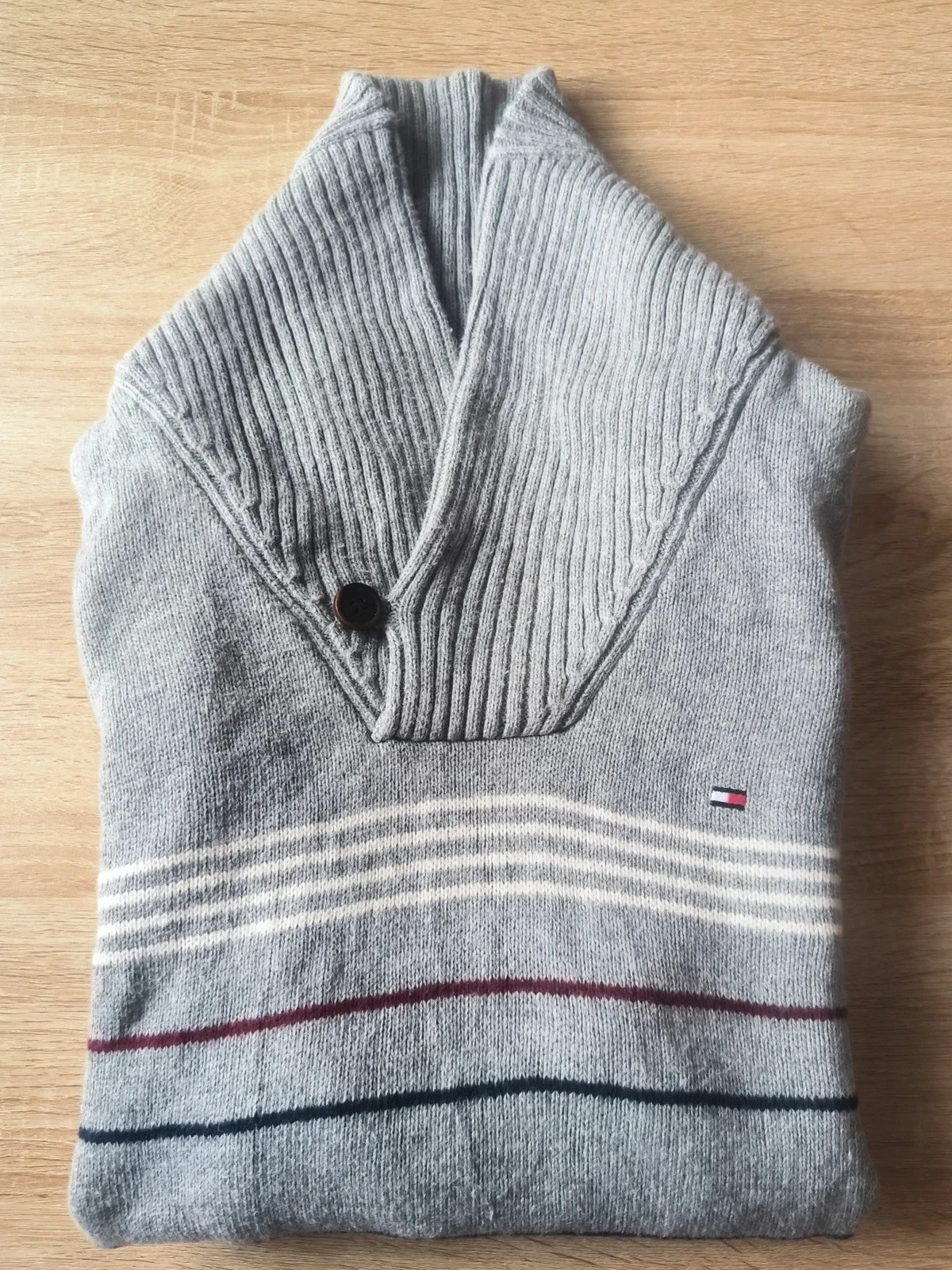 Pull Tommy Hilfiger gris rayé col châle – Taille M – Très bon état