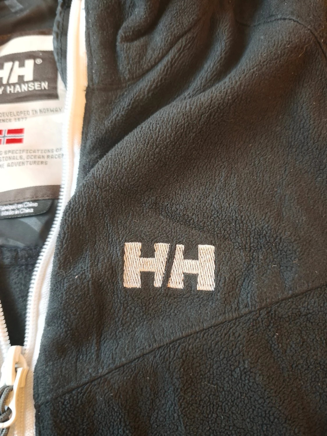 Veste polaire Helly Hansen zippée col montant poches zippées logo brodé noir Homme taille L – Helly Hansen – taille L 2
