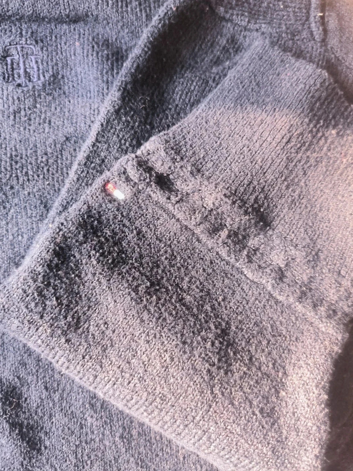 Pull col V bleu marine Tommy Hilfiger – Taille XXL – Tommy Hilfiger – taille XXL / 44 / 16 5