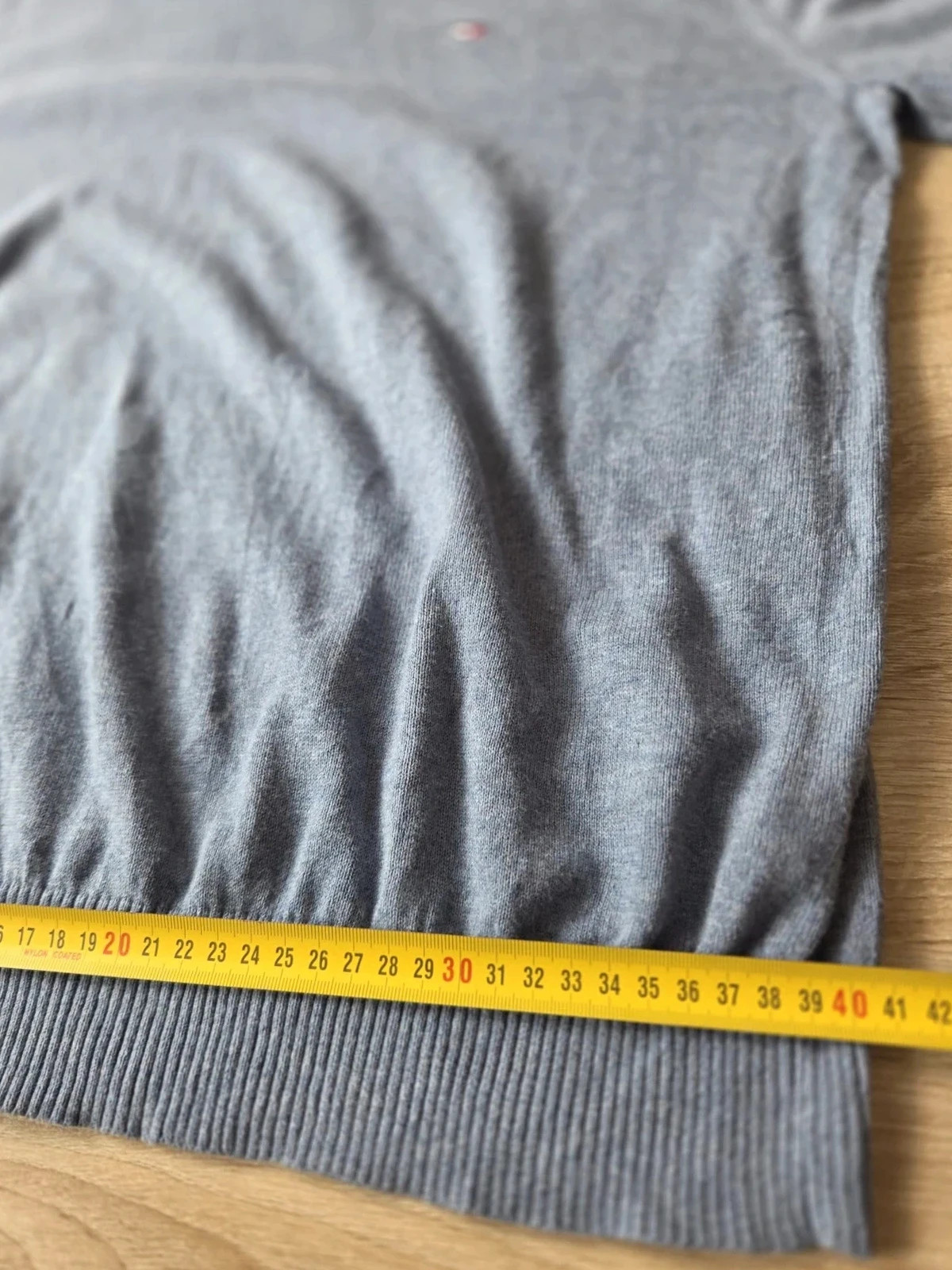 Pull Tommy Hilfiger Gris Chiné Taille M Col V 100% Coton – Tommy Hilfiger – taille M 4