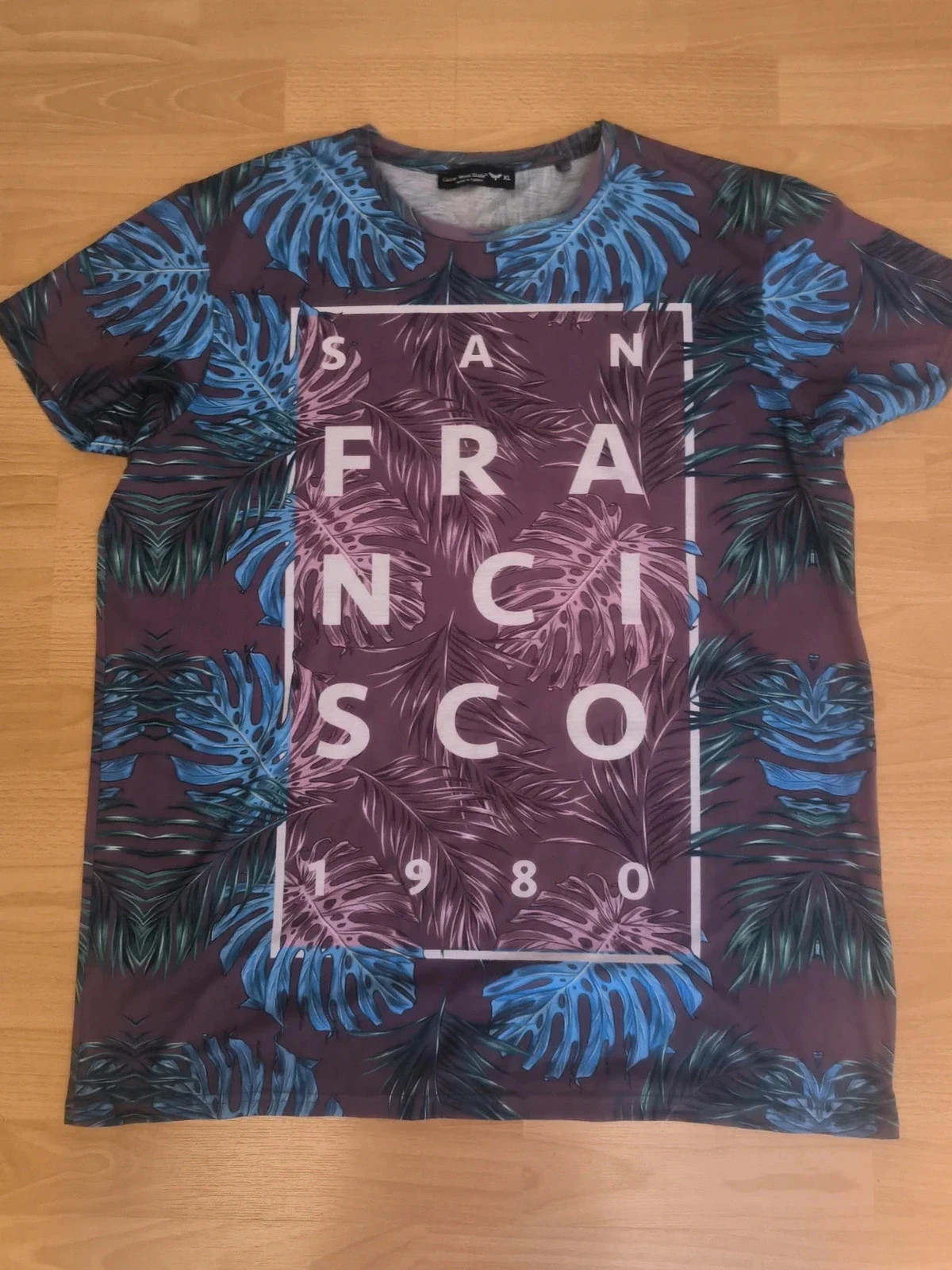 Cedar Wood State T-shirt violet – Taille XL – Imprimé Tropical San Francisco