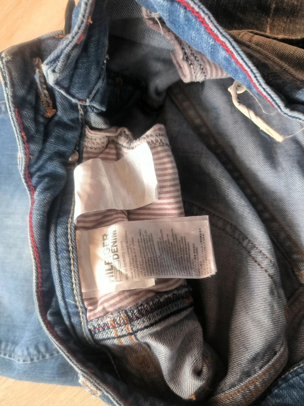 Jean Tommy Hilfiger Denim Femme Bleu Délavé Destroy 32/32 – Tommy Hilfiger – taille XXS / 32 / 4 4