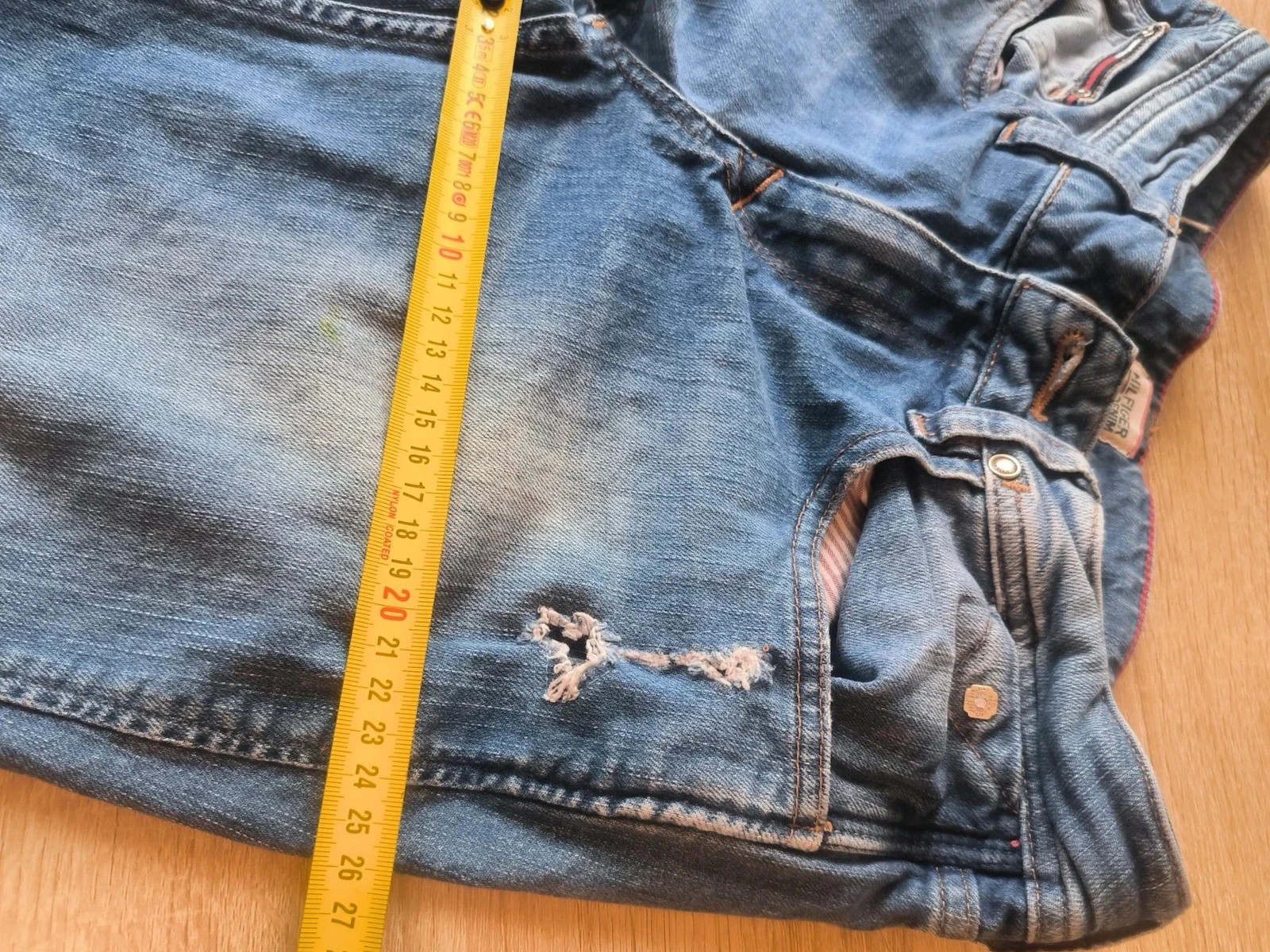 Jean Tommy Hilfiger Denim Femme Bleu Délavé Destroy 32/32 – Tommy Hilfiger – taille XXS / 32 / 4 5