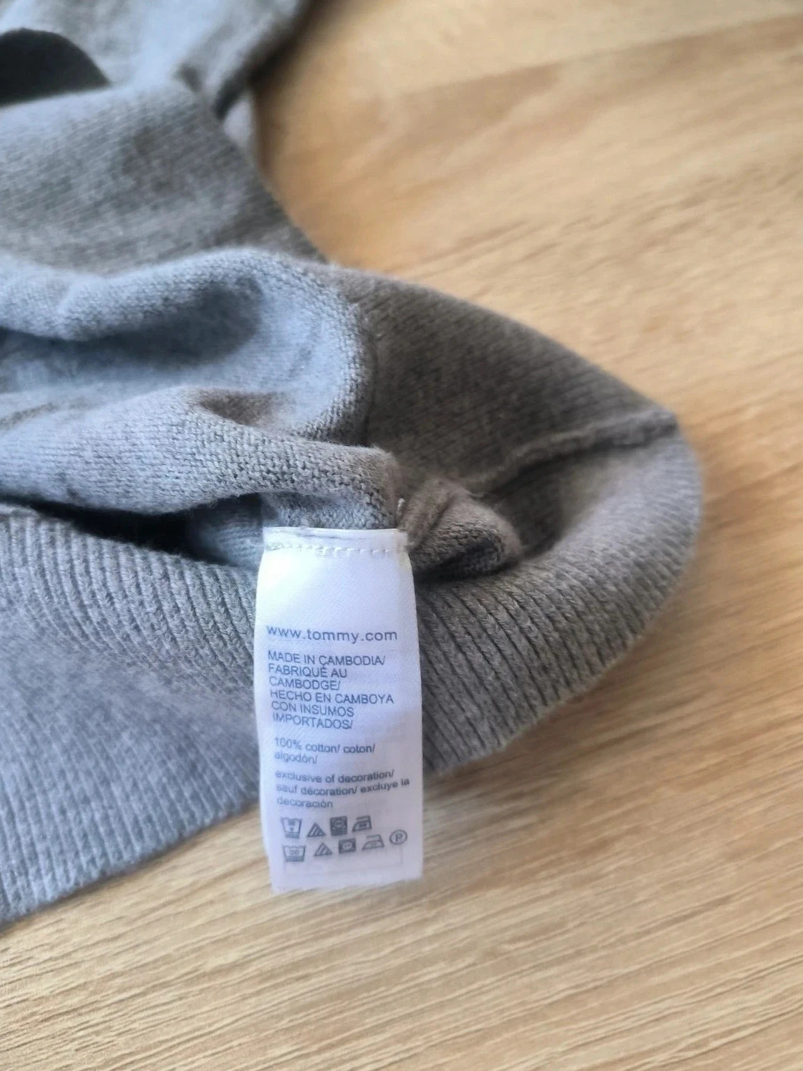 Pull gris col rond Tommy Hilfiger avec logo Hilfiger M – Tommy Hilfiger – taille M 5