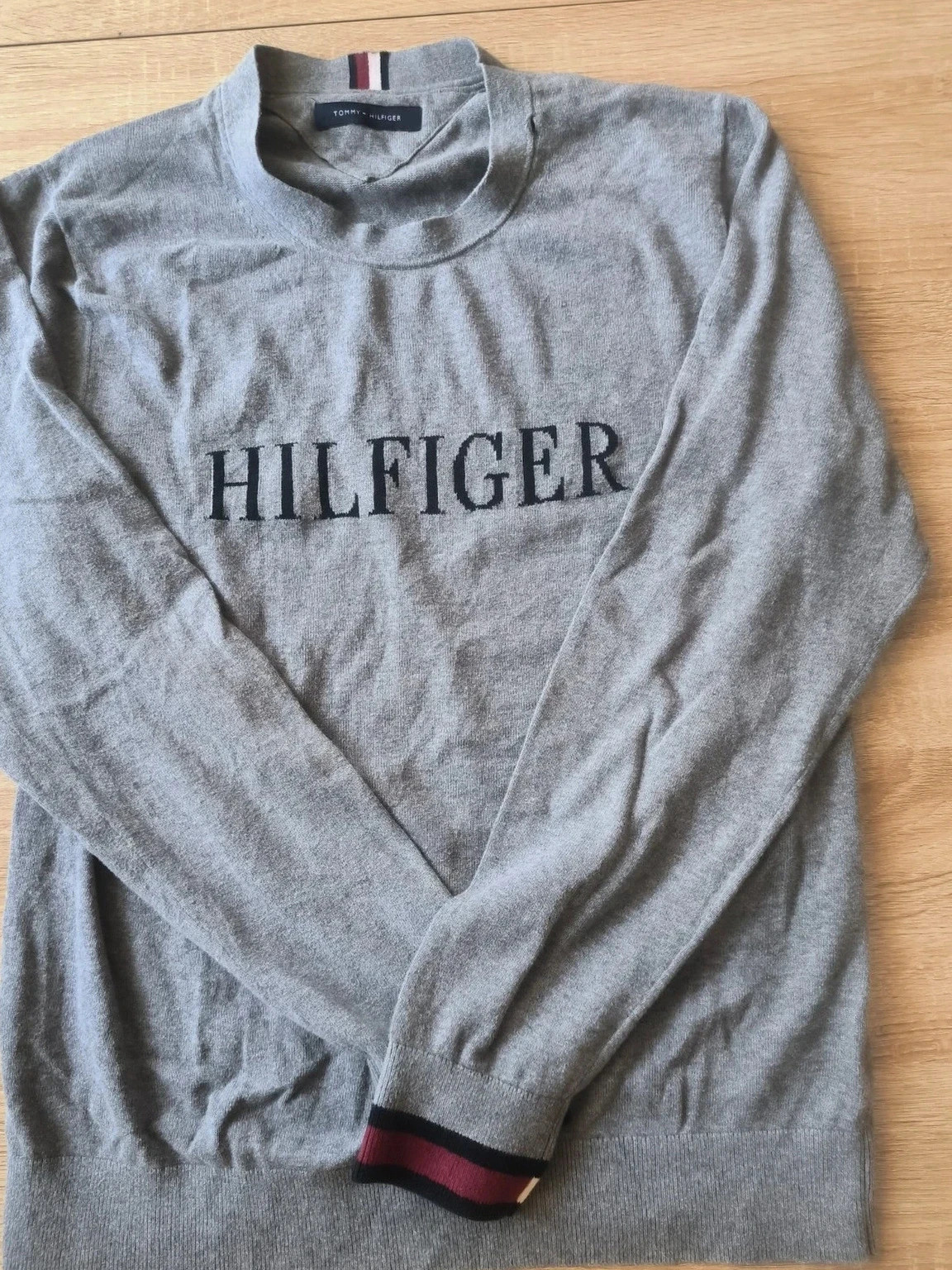 Pull gris col rond Tommy Hilfiger avec logo Hilfiger M