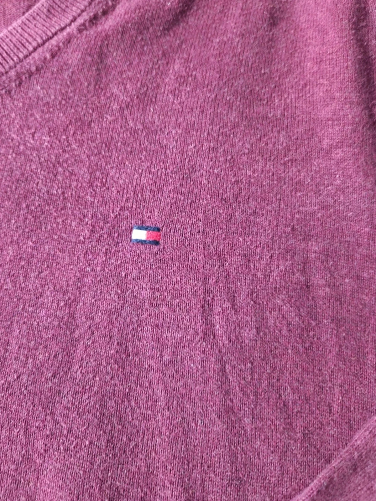 Pull Tommy Hilfiger Bordeaux / Prune Col V S 100% Coton – Tommy Hilfiger – taille S 2