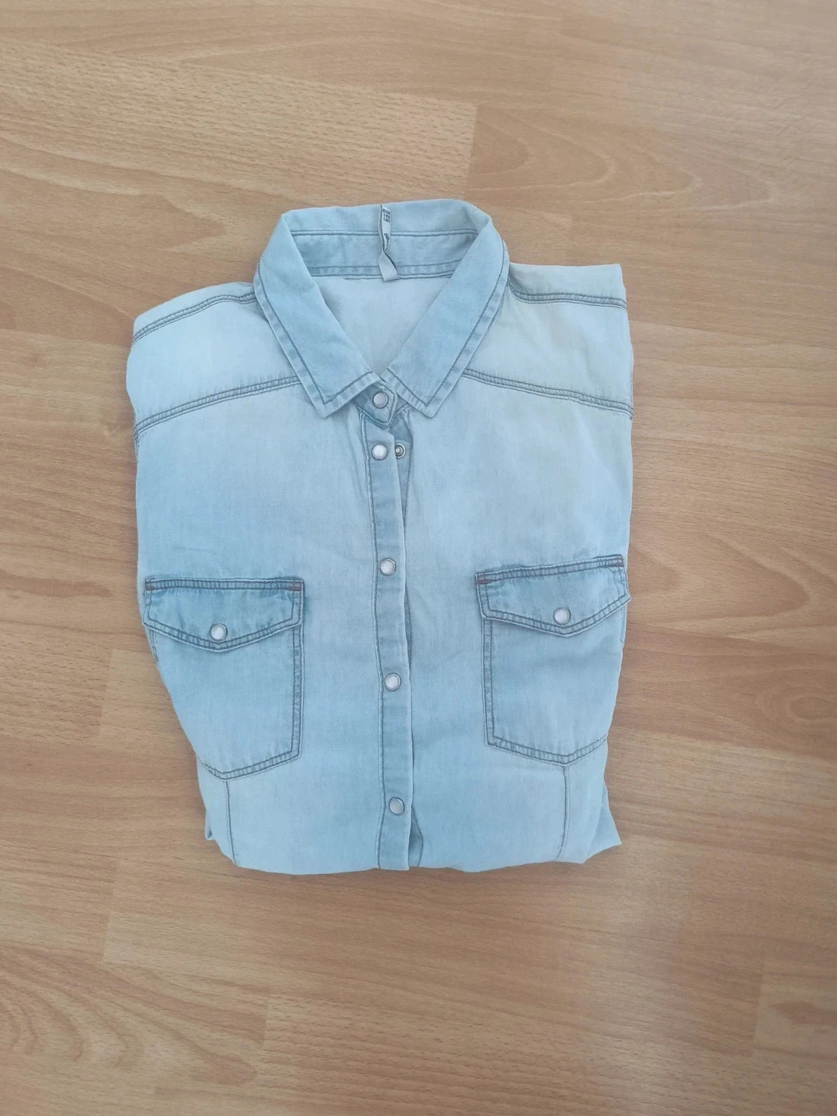Chemise en jean clair Stradivarius – Coupe cintrée – Taille S – Stradivarius – taille S / 36 / 8 3