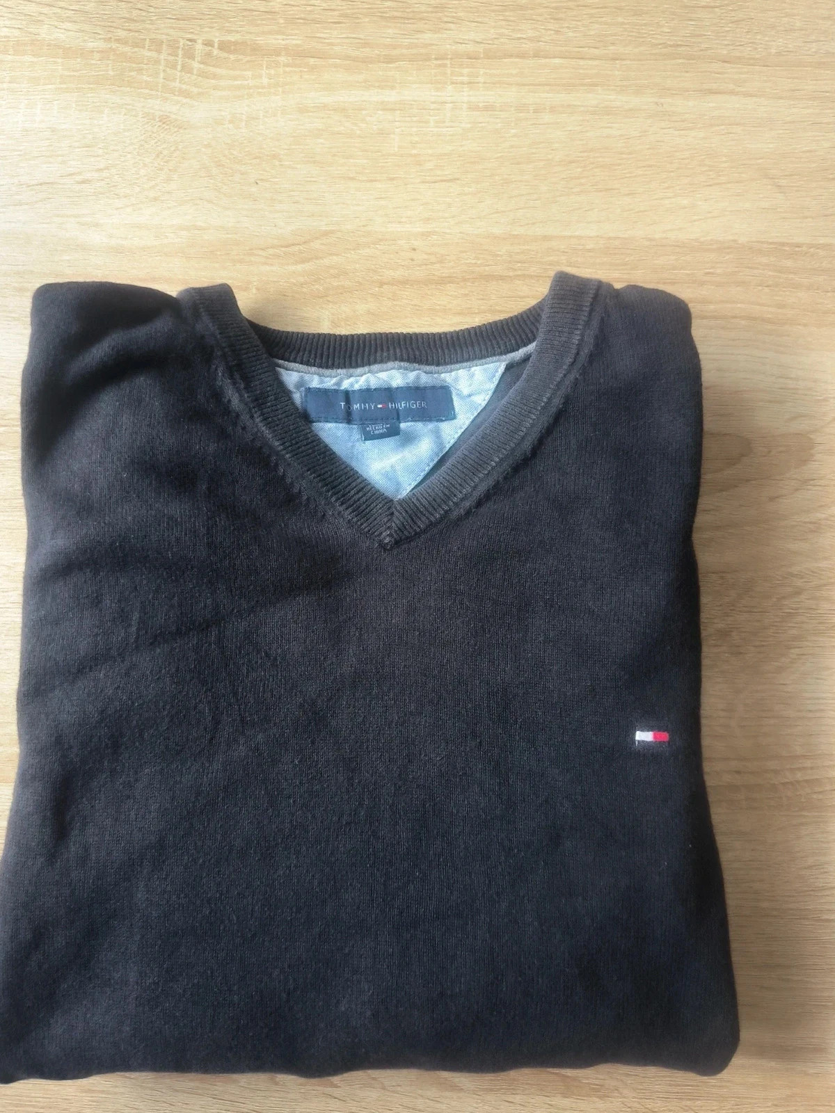 Pull col V noir Tommy Hilfiger – Taille M – Maille fine – Tommy Hilfiger – taille M 2