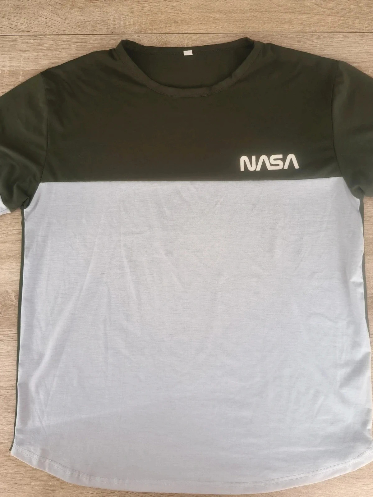 T-shirt NASA bicolore décontracté – Vert Kaki et Gris Clair – Taille L – Très bon état – Shein – taille L 2