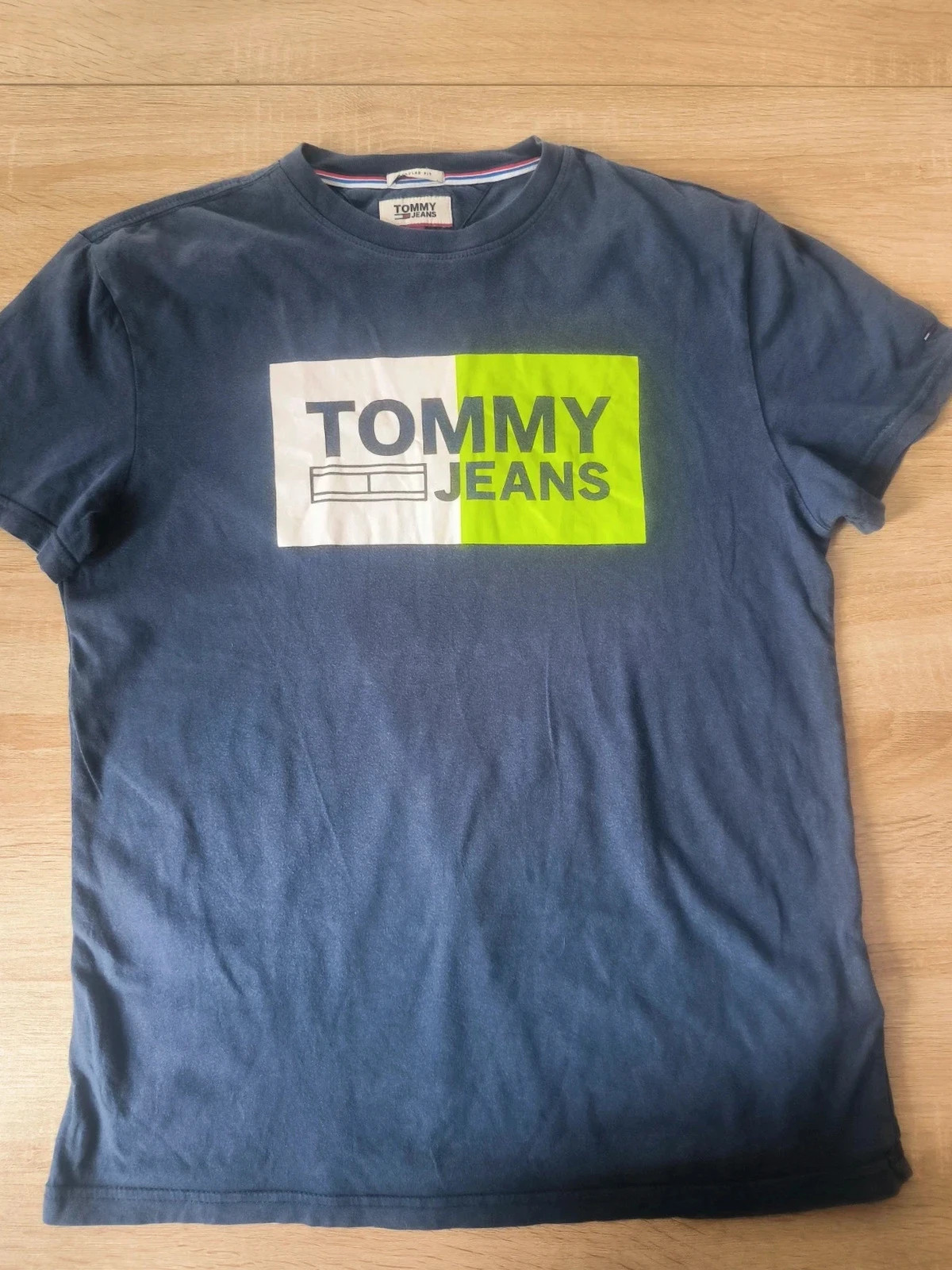 T-shirt bleu marine Tommy Jeans – Grand Logo – Taille S – Très bon état – Tommy Hilfiger – taille S 2
