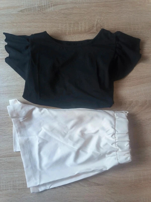 Ensemble 2 pièces femme – Top noir à manches volantées + short/jupe blanc – summerwear – taille M / 38 / 10 2