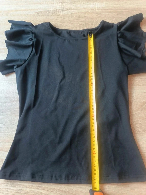 Ensemble 2 pièces femme – Top noir à manches volantées + short/jupe blanc – summerwear – taille M / 38 / 10 5