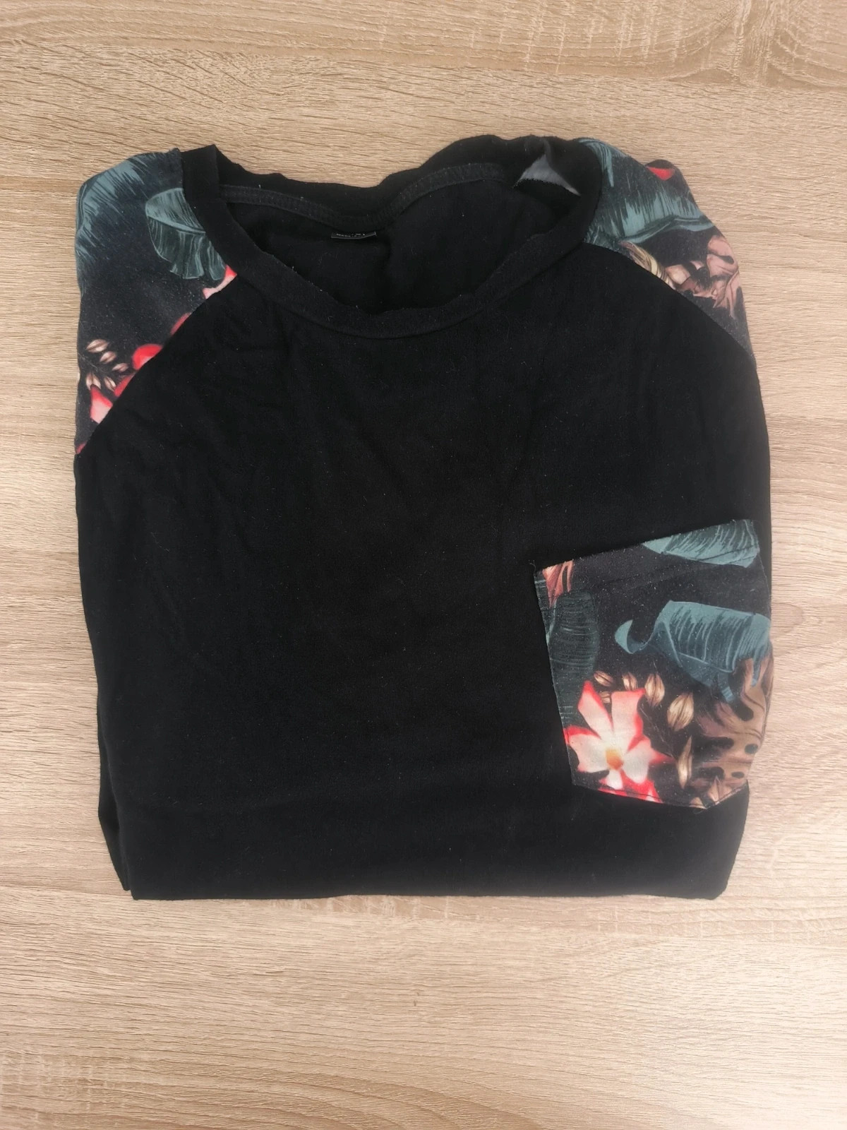 T-shirt noir Shein – Manches et poche à motif tropical – Taille L – Bon état – Shein – taille L 2