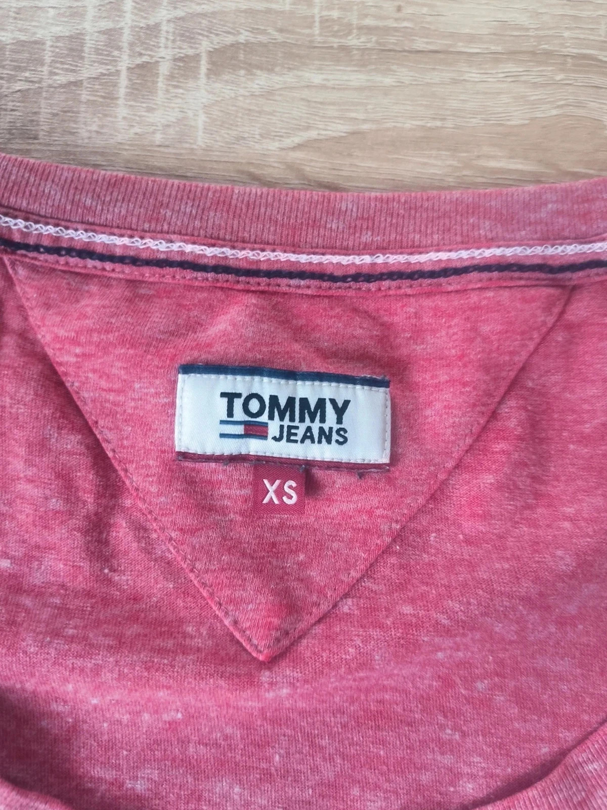 T-shirt Rose Chiné Tommy Jeans – Col V – Taille XS – Très bon état – Tommy Hilfiger – taille XS / 34 / 6 3