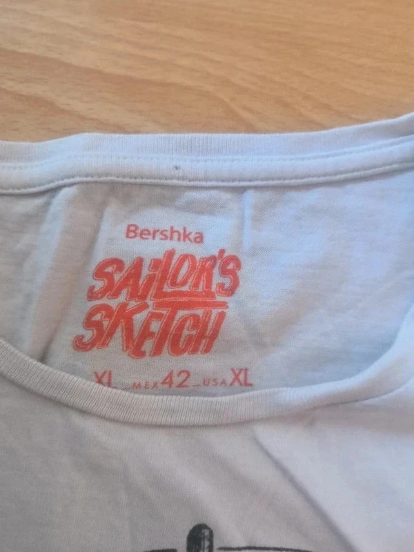 T-shirt blanc Bershka Sailor's Sketch– Style Tatouage – Taille XL – Bershka – taille XL 3
