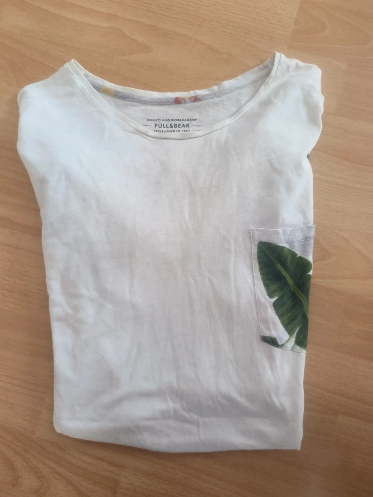 T-shirt blanc Pull&Bear – Détails Tropicaux Poche & Ourlet – Taille XL