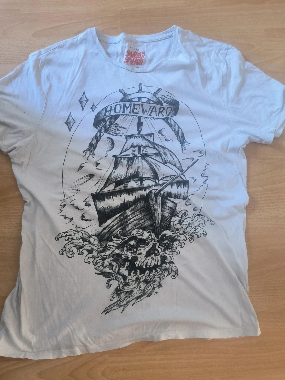 T-shirt blanc Bershka Sailor's Sketch– Style Tatouage – Taille XL – Bershka – taille XL 2