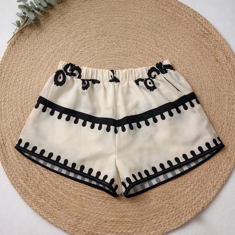 Short léger écru motifs noir. Taille 36 – Shein – taille S / 36 / 8 2