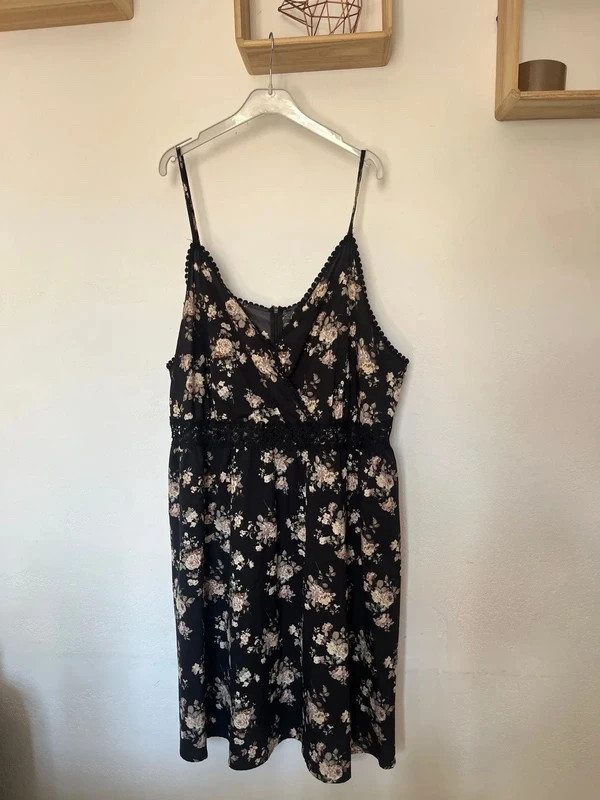 Robe fleuri / dentelle - Taille 4xl/52 – Shein Curve – taille 4XL / 48 / 20 2