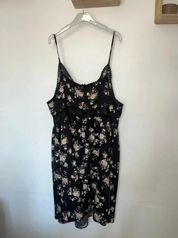 Robe fleuri / dentelle - Taille 4xl/52 – Shein Curve – taille 4XL / 48 / 20 4
