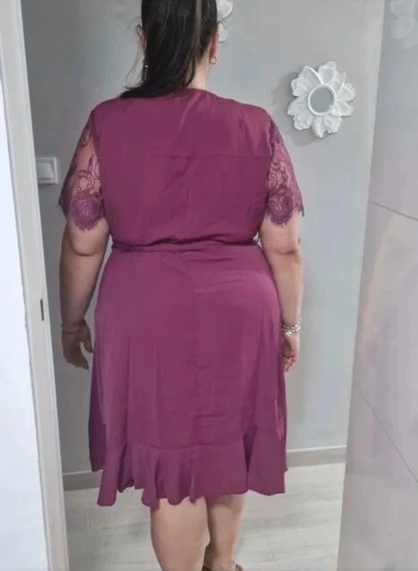 Magnifique robe manches dentelle/ Taille 52 4XL ( les mesures sont dans le descriptif) – Shein Curve – taille 5XL / 50 / 22 4
