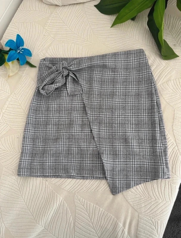 Jupe à carreaux, Taille 38/ M ( mesures dans le descriptif) – Shein – taille M / 38 / 10