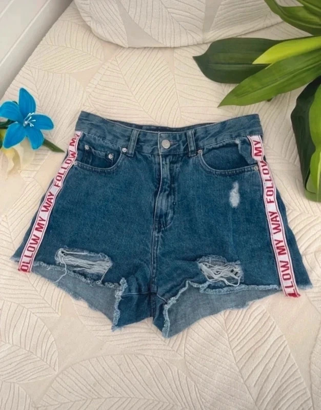 Short en jeans ~ Taille 36 / Jennifer – Jennyfer – taille XS / 34 / 6