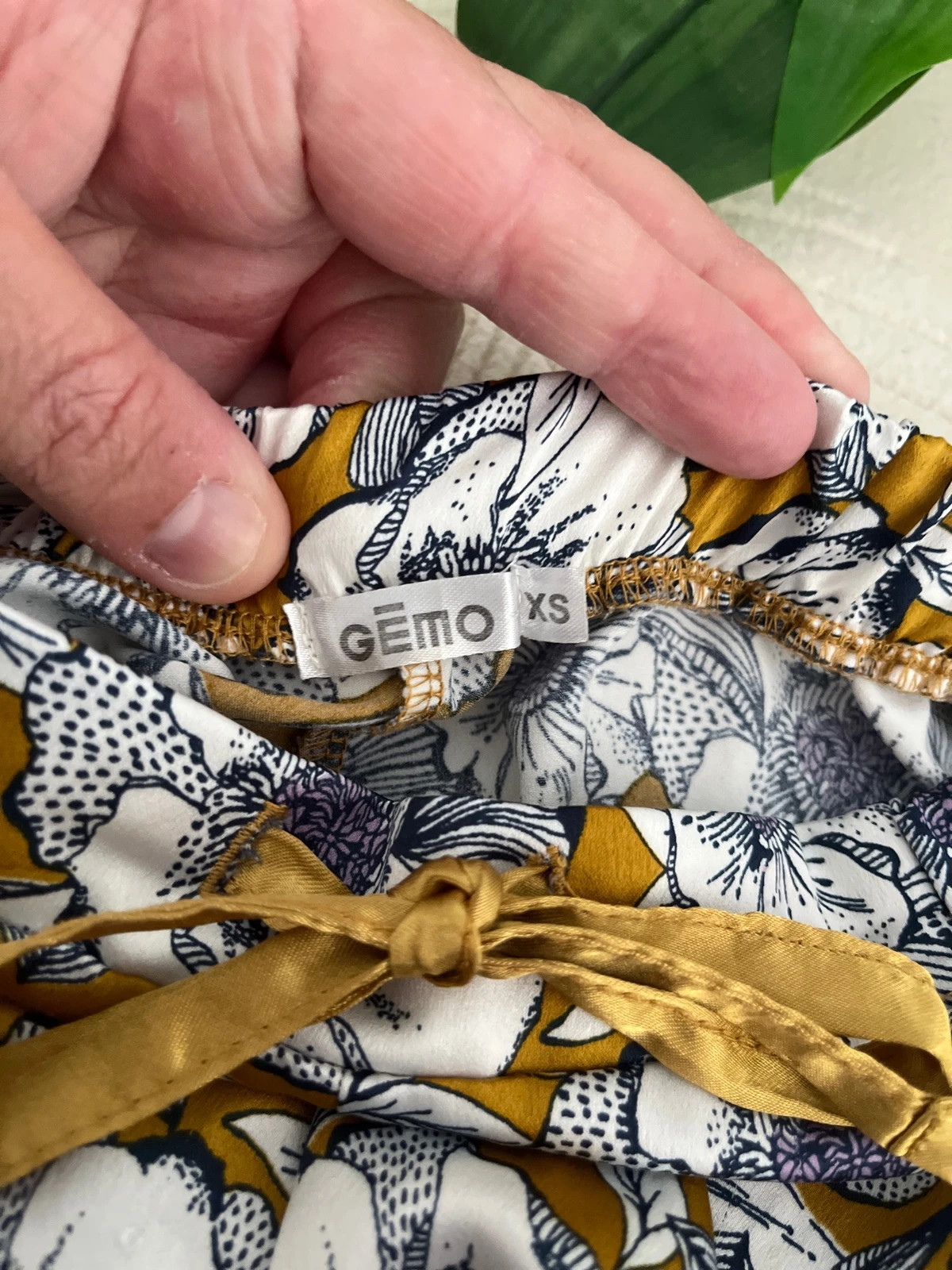Short fluide Gémo / doré, moutarde/ Taille XS (34) – Gémo – taille XS / 34 / 6 4