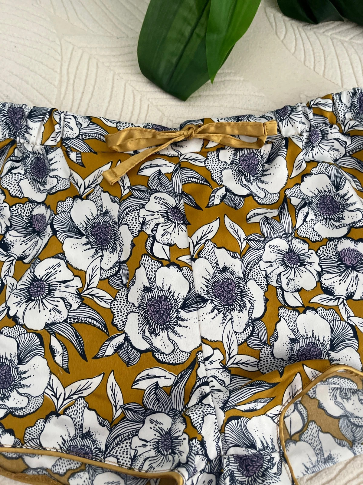 Short fluide Gémo / doré, moutarde/ Taille XS (34) – Gémo – taille XS / 34 / 6 2