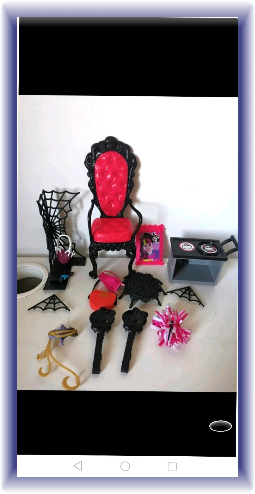 lot accessoires monster high etc