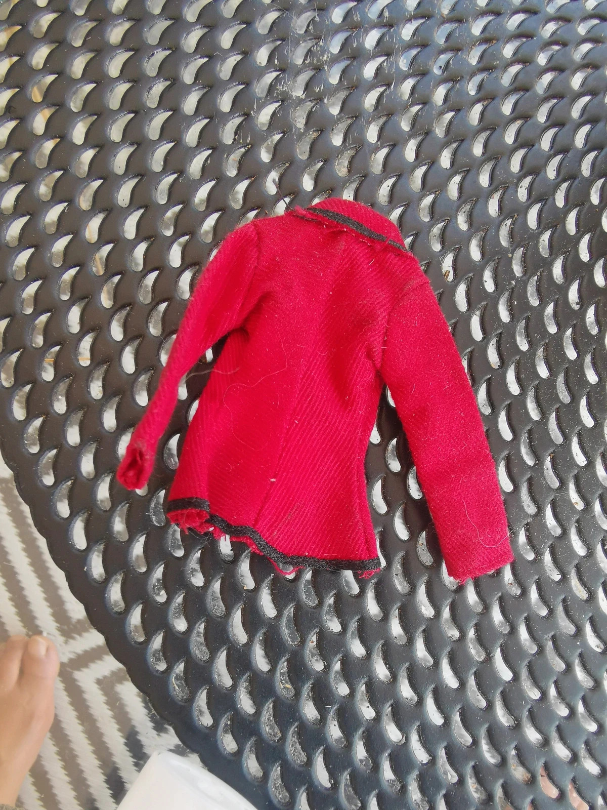 Veste pour barbie rouge – taille Taille unique 2
