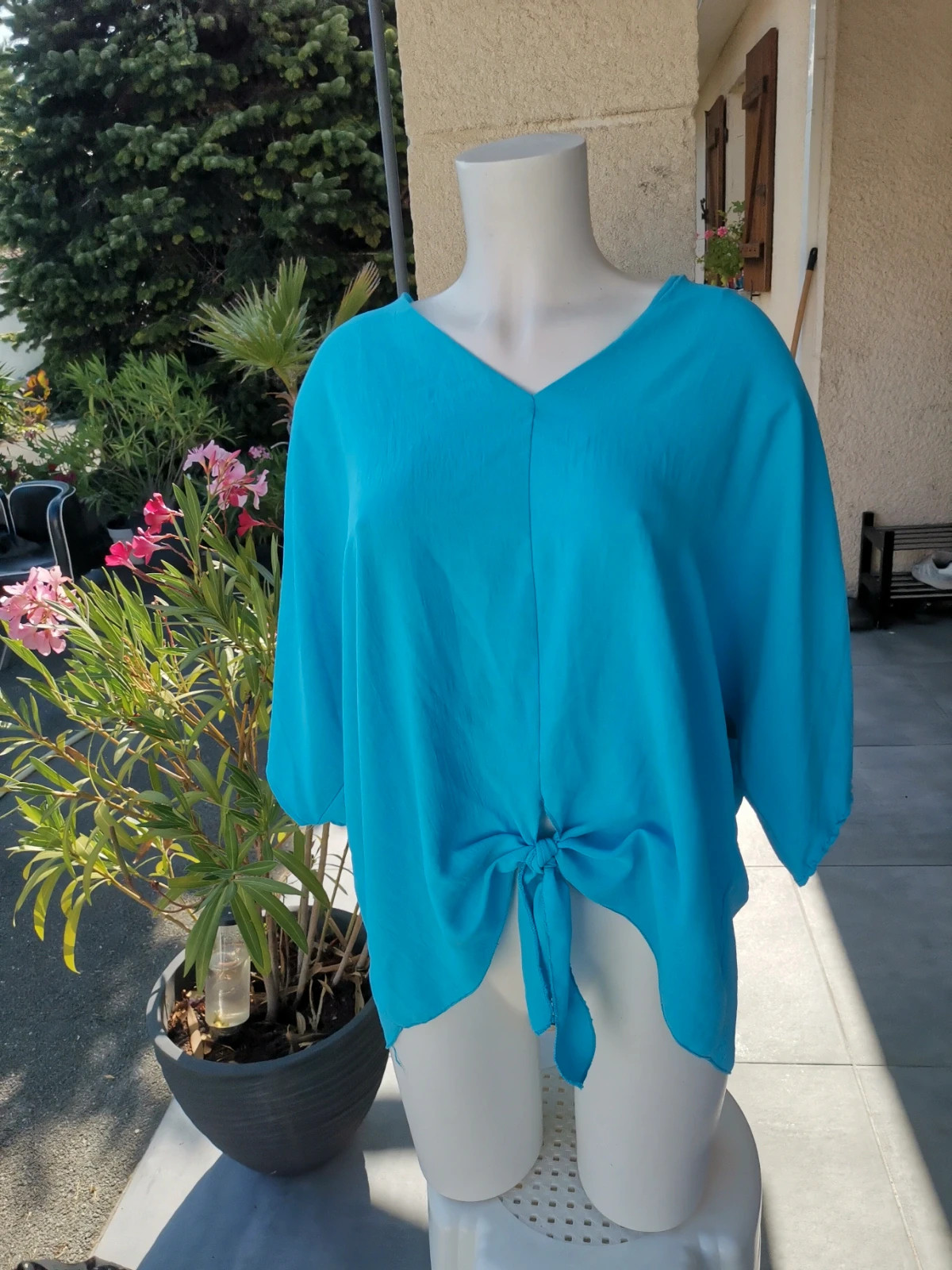 Très jolie haut taille unique bleu ciel – indépendant – taille Taille unique 5