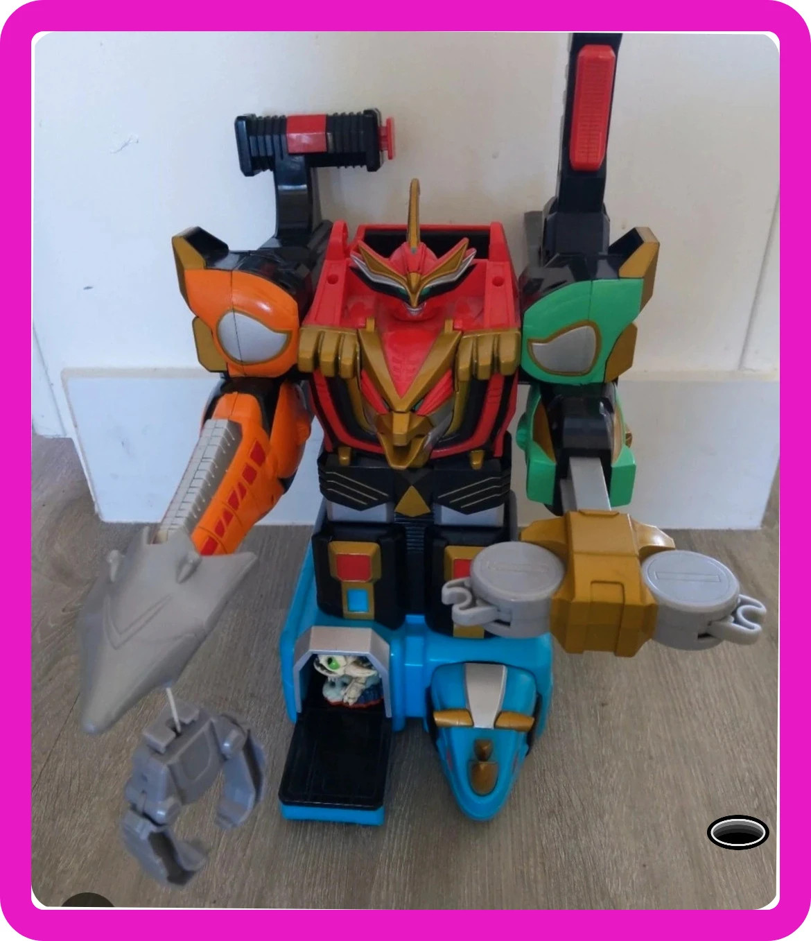 Bandai Power Rangers Wild Force Deluxe Isis Command Megazord 2002