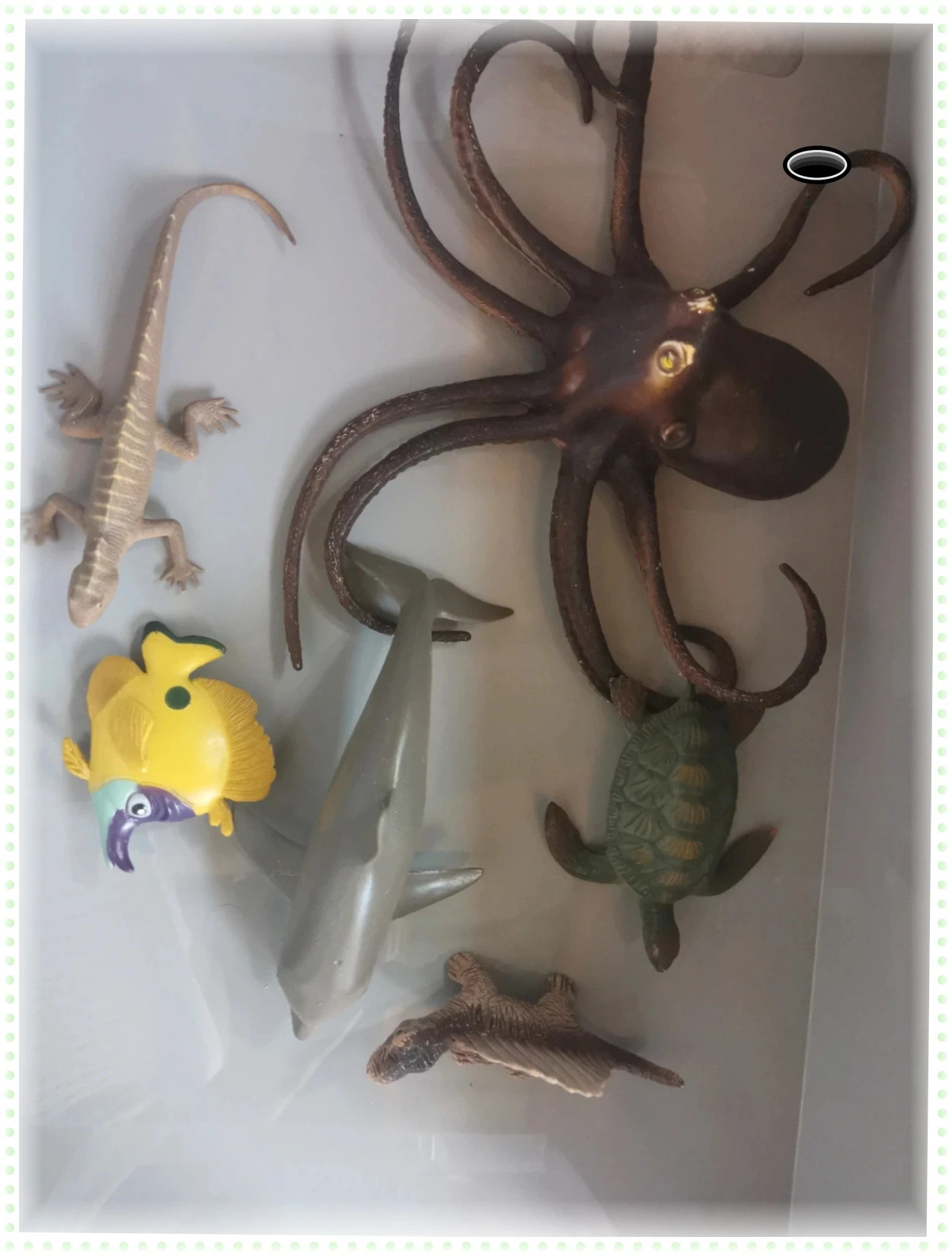 Lot figurine animaux comme sur la photo