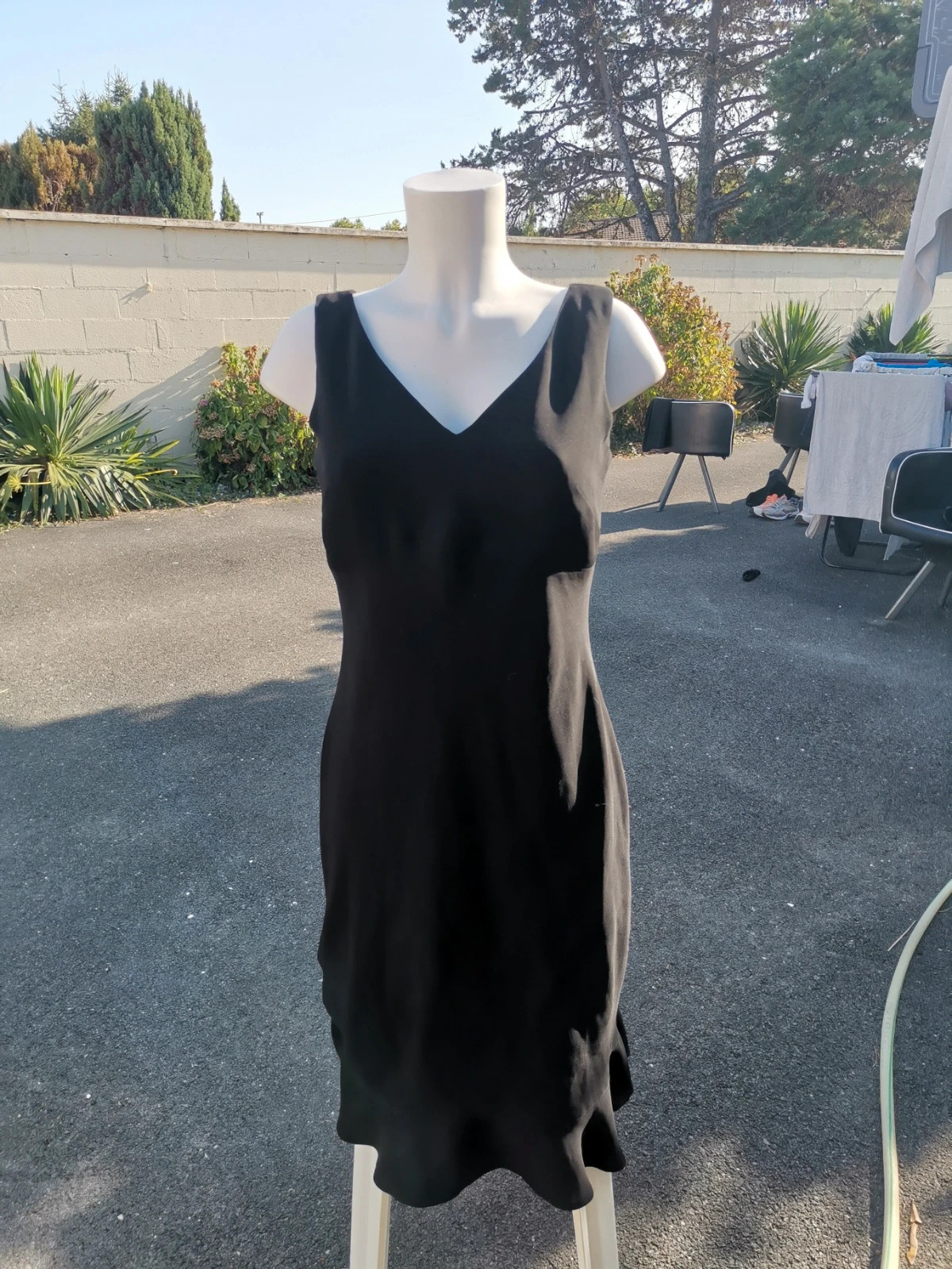 Très belle robe noir camaïeu taille 40 longue