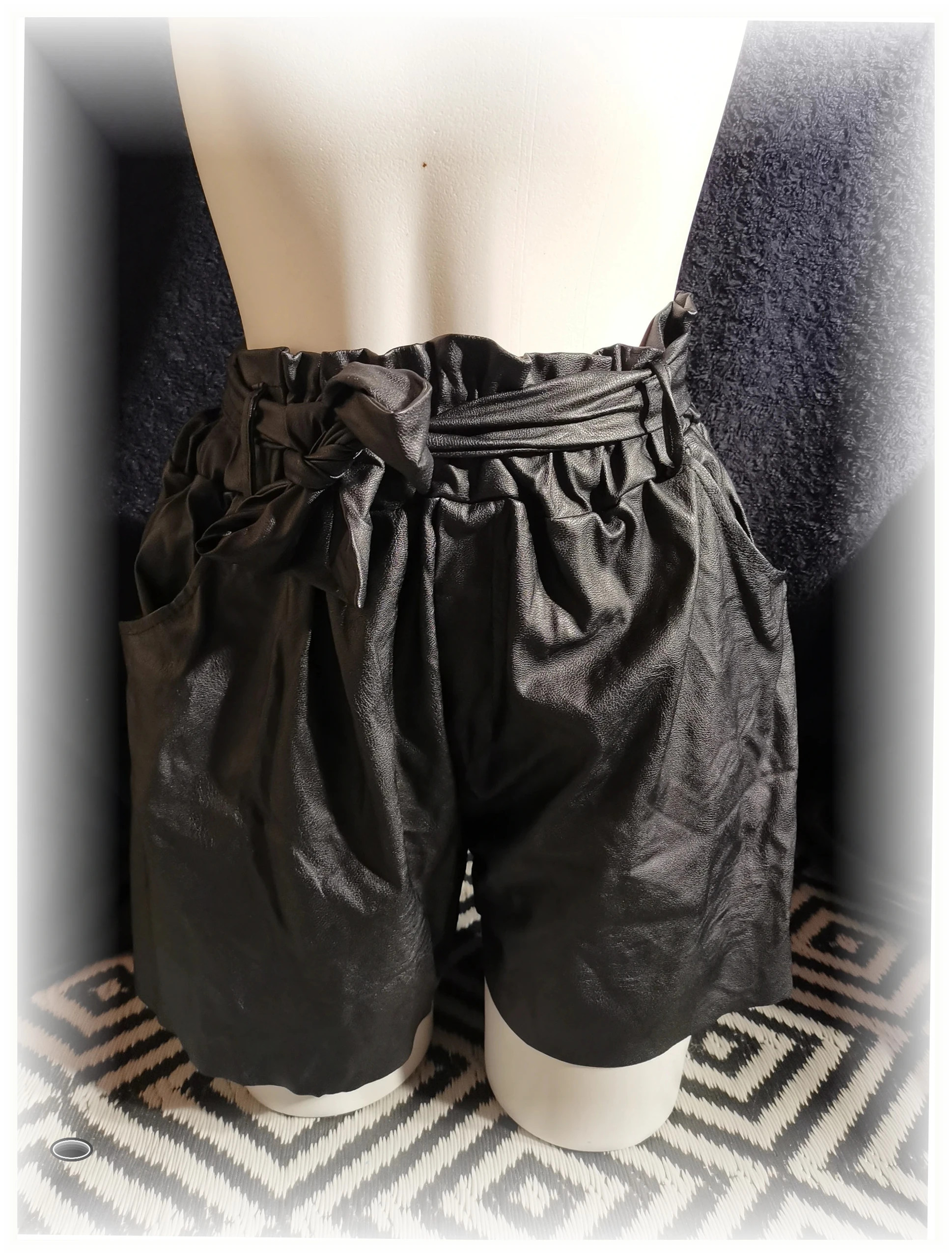 jupe short taille s simili cuir neuf actuelle – Actuelle – taille S / 36 / 8 2