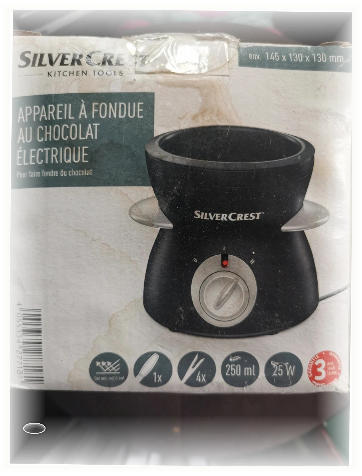Appareil à fondu au chocolat électrique jamais ouvert juste le carton est abîmé