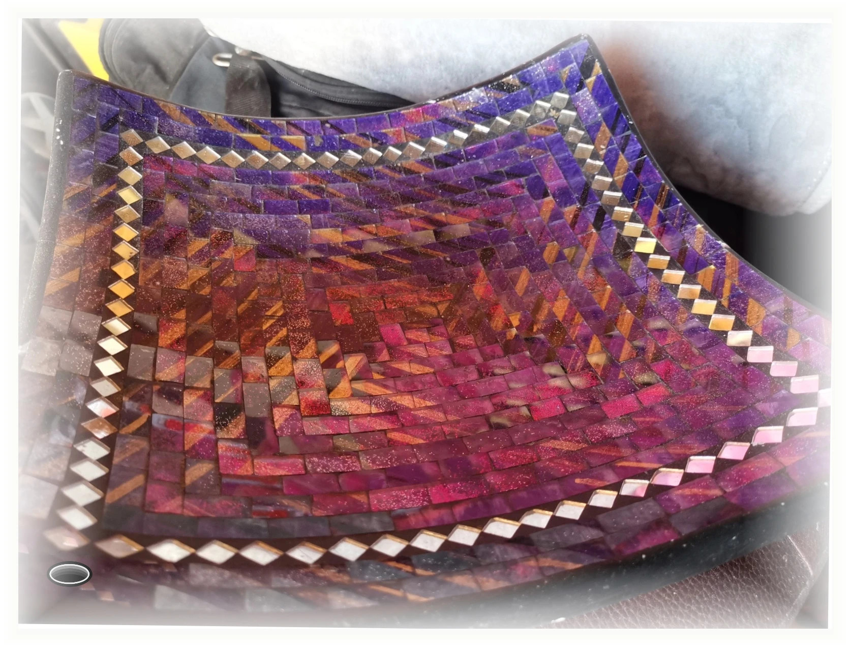 Plateau en terre violet pour déco comme sur la photo 4