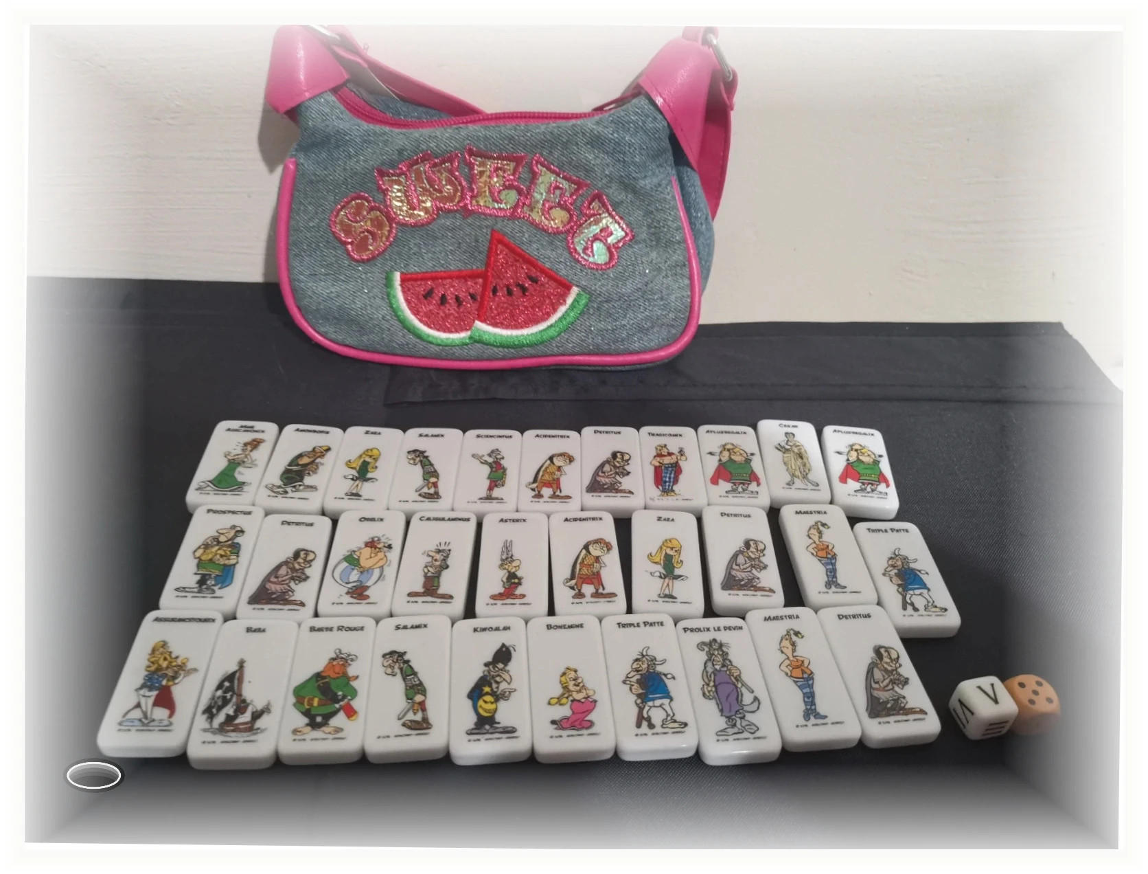 Lot dominos vintage Asterix avec de et petit sac en plus – JEU 3